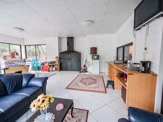 5 Bedroom Property for Sale in Langenhovenpark Free State